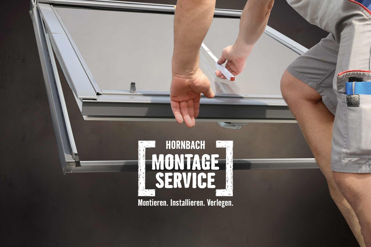 Hornbach Montageservice beim Installieren eines Fensters