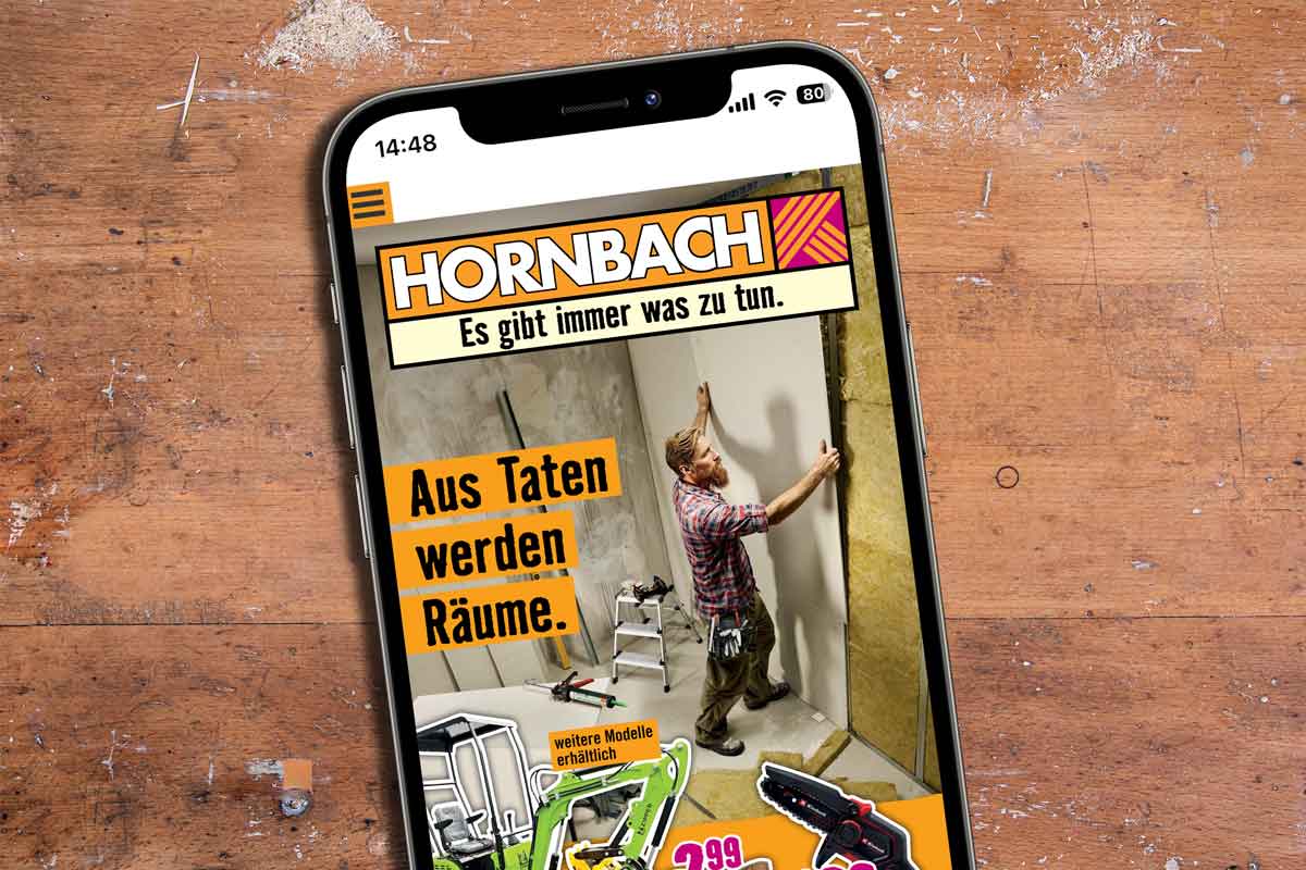 Smartphone mit der geöffneten Hornbach App