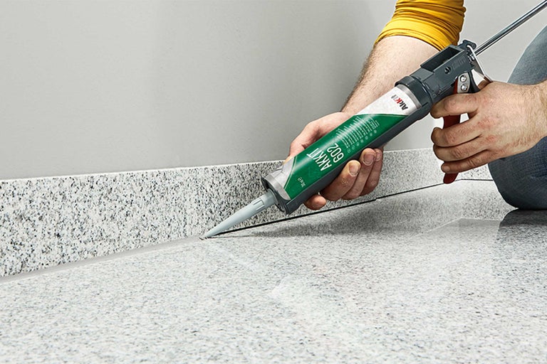 Schadstellen am Haus reparieren