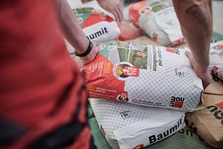 Säcke mit Garten- und Landschaftsbau Beton