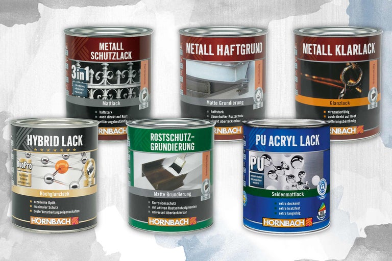 Eine Auswahl an Farbdosen von Hornbach, darunter Metallschutzlack, Metall Haftgrund, Metall Klarlack, Hybrid Lack, Rostschutzgrundierung und PU Acryl Lack.