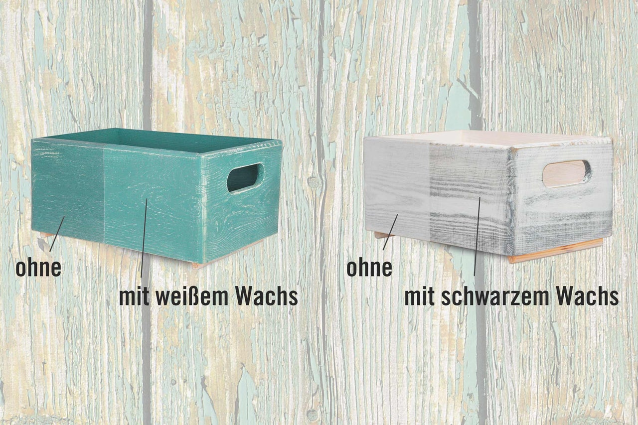 Zwei Holzkisten, eine mit Wachs und eine ohne Wachs