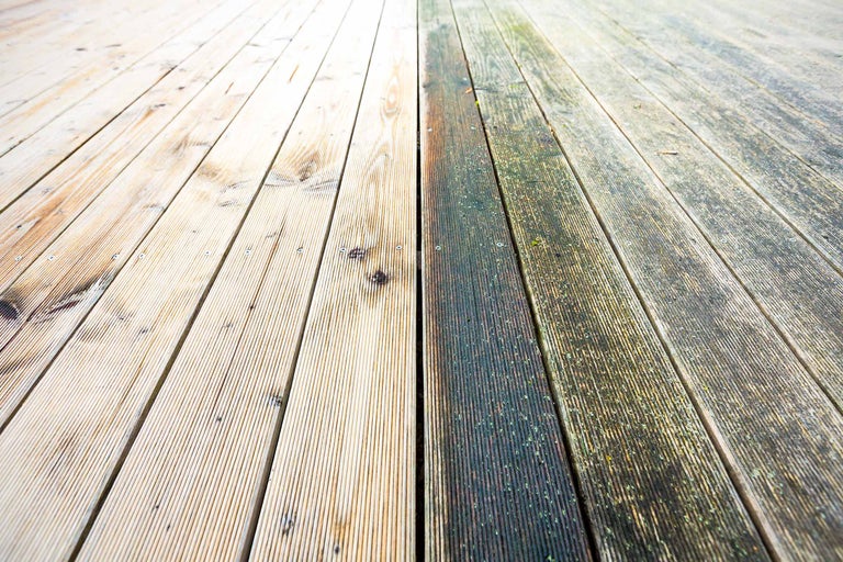 Vorher und nachher: Holzterrasse gereinigt