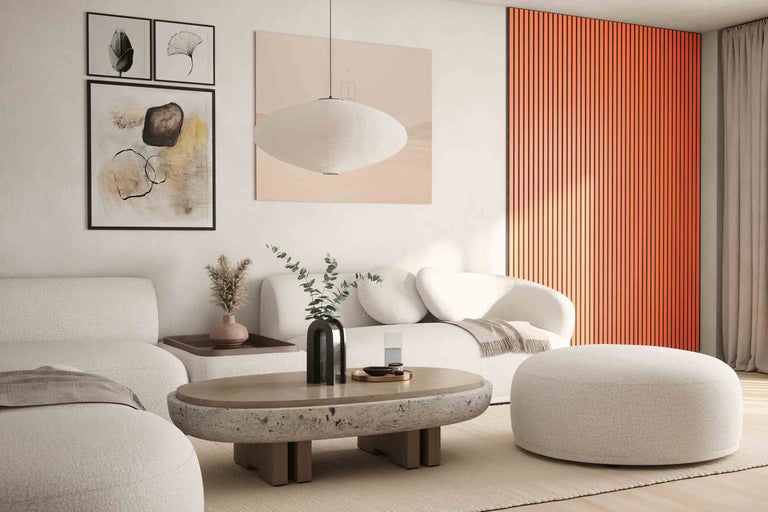 Wohnzimmer mit Sofa, Couchtisch, Lampe und Wandpaneelen für modernes Wohnen