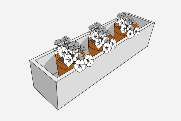 Rechteckiger Pflanzkasten mit drei Blumen in Tontöpfen