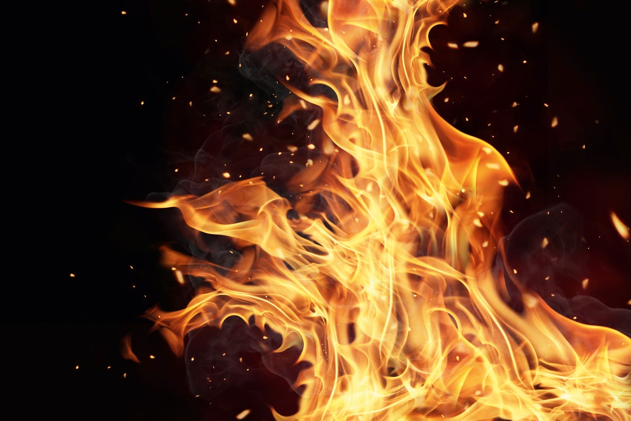 Flammen mit Funken