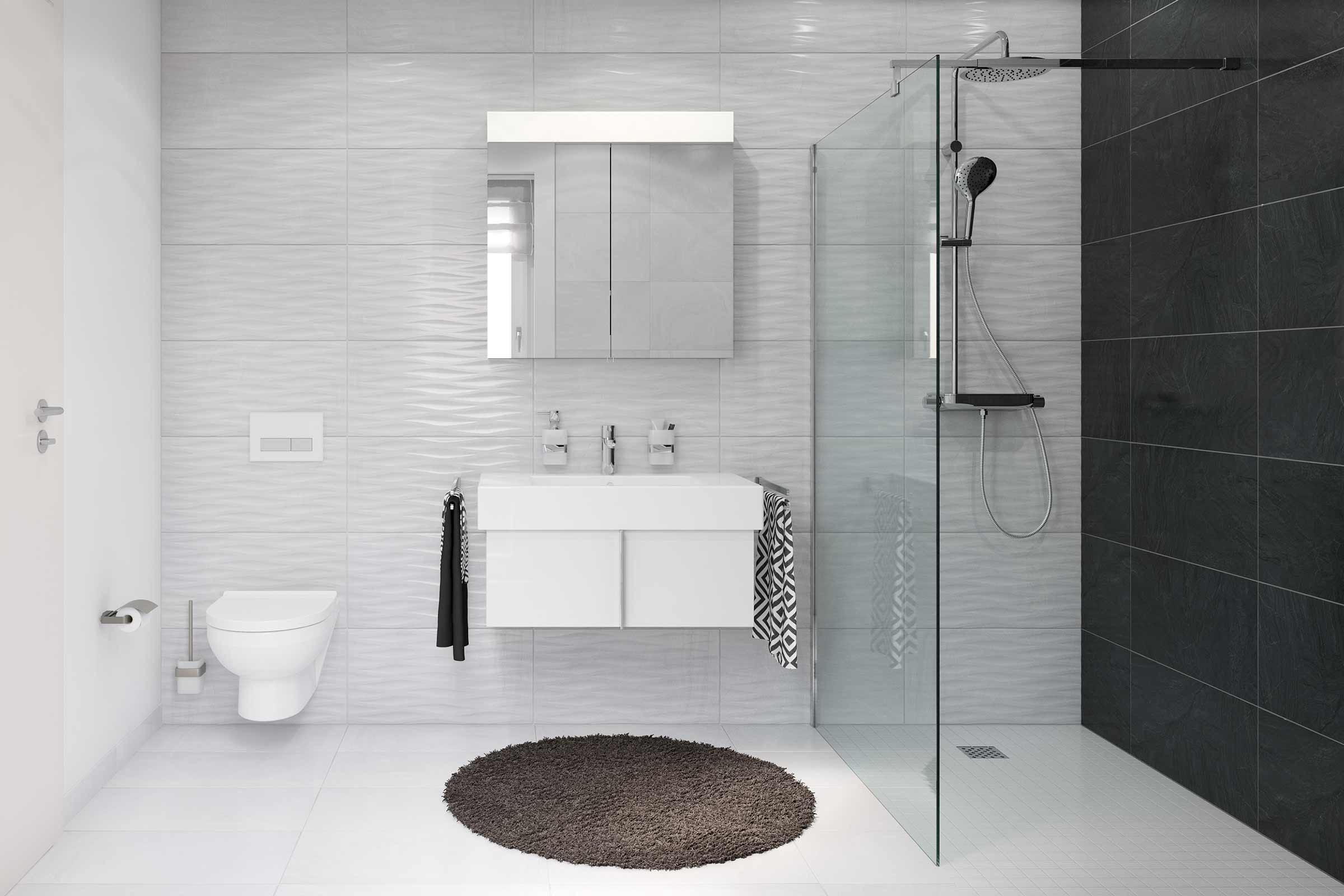 Badezimmer mit Waschbeckenunterschrank, Spiegelschrank, Toilette und Dusche
