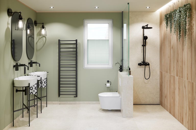 Modernes Badezimmer mit zwei Waschbecken, ovalen Spiegeln, schwarzem Handtuchheizkörper, Wand-Toilette und Dusche mit Wandpaneelen in Holzoptik.