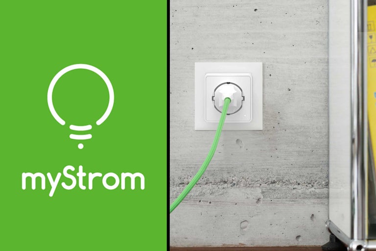 myStrom Logo und Steckdose mit Stecker an einer Betonwand