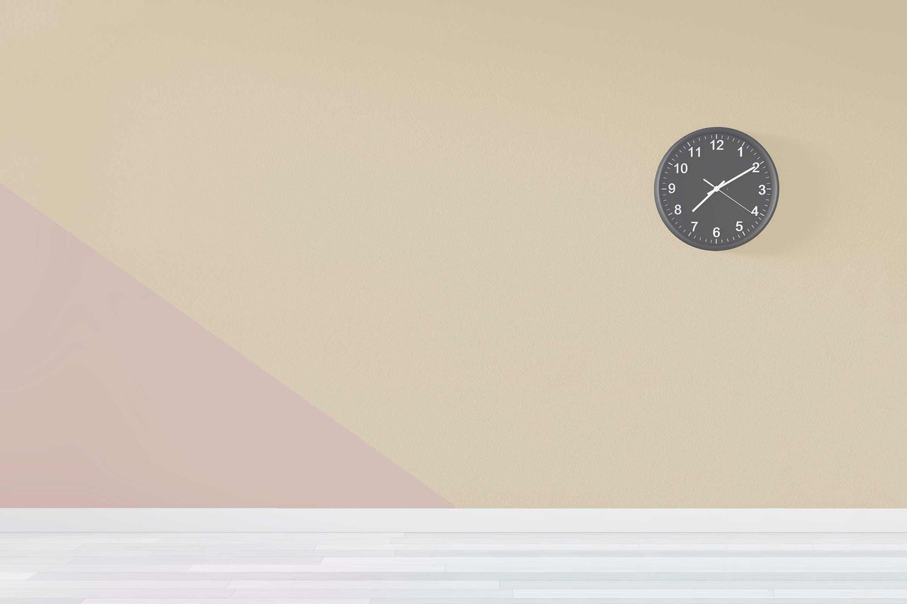 Wanduhr im Zimmer