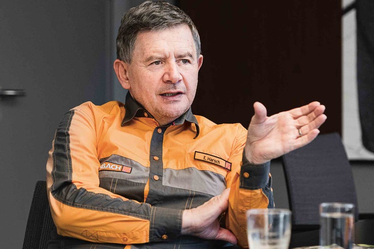 Porträt eines Mannes mit Hemd von Hornbach