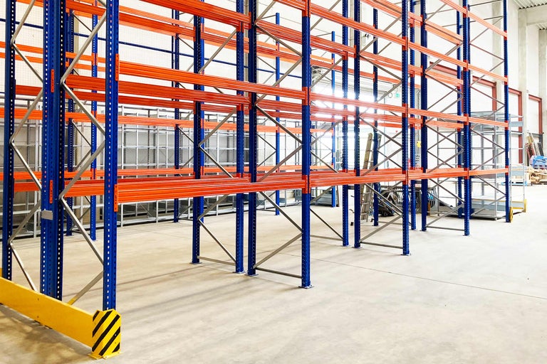 Regalsystem aus Metall für Lager und Werkstatt