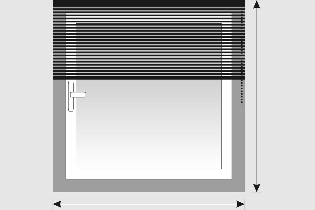 Fenster mit Jalousie zur Veranschaulichung der Größenangaben