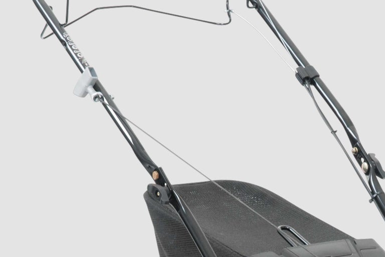 Detailansicht Rasenmähergriff mit Fangkorb