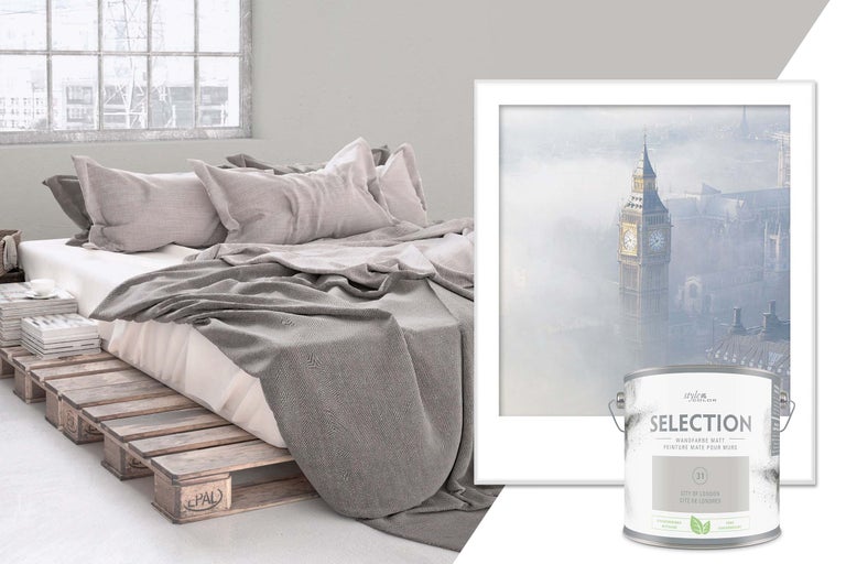 Helles Schlafzimmer mit Palettenbett und Farbdose Style Color Selection Wandfarbe City of London
