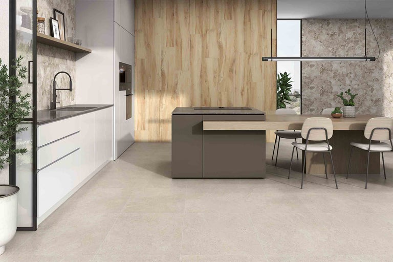 Heller, freundlicher Küchenbereich mit Essbereich und modernen Möbeln.