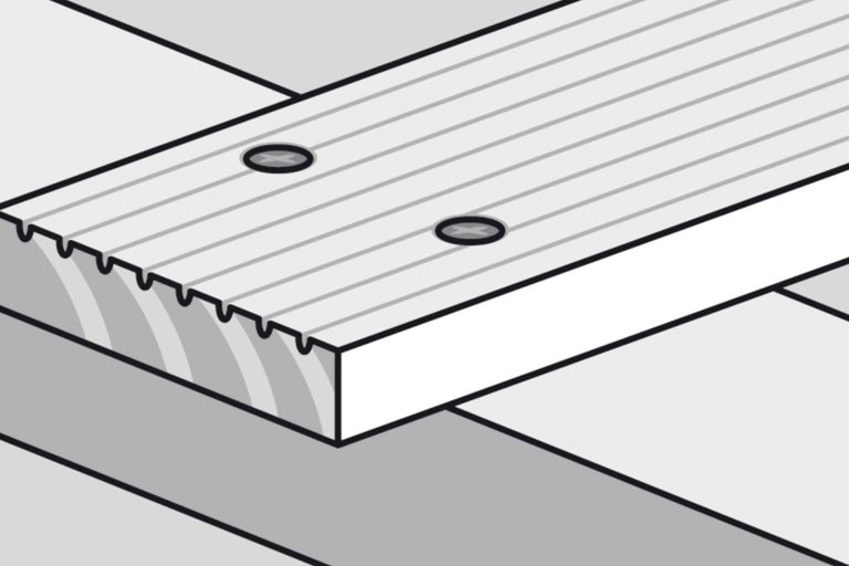 Holzbrett mit Nut- und Federverbindung und Schrauben