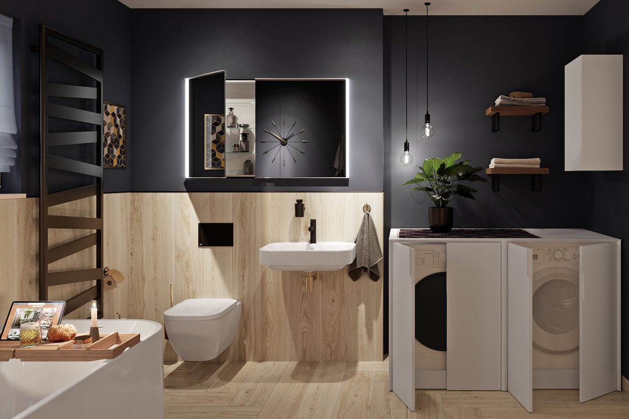 Modernes Badezimmer mit dunkelblauen Wänden, Holzverkleidung, Wandtoilette, weißem Waschbecken, Spiegelschrank und integriertem Waschplatz.
