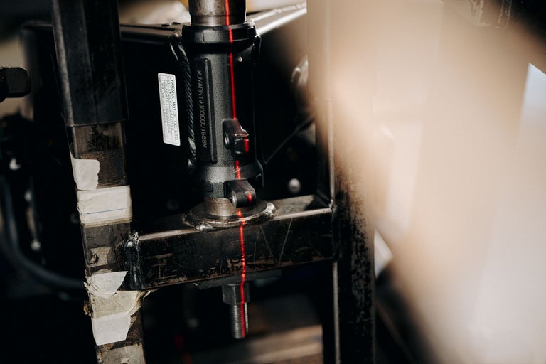 Detailansicht eines Metallrahmens mit Yamaha Motor Co. Ltd. Kennzeichnung