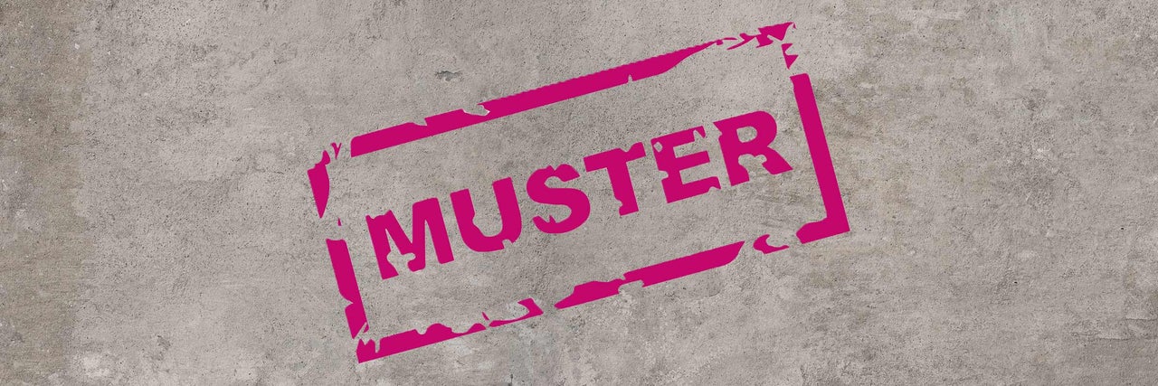 Muster Aufdruck auf Betonwand