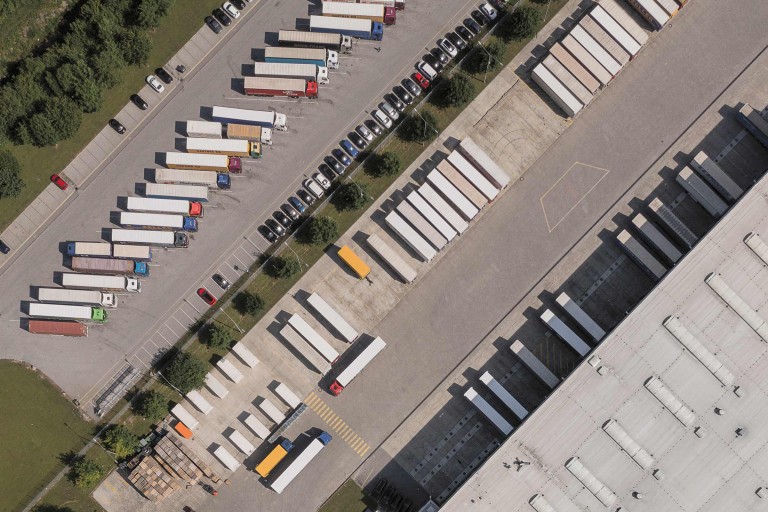 Lehren eines leeren LKW Lehren eines leeren LKW
