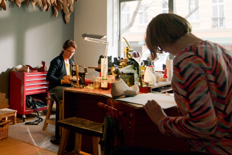Die Schuhmacherinnen Die Schuhmacherinnen