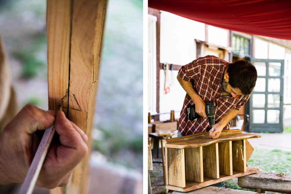 Michail Schütte, Mitarbeiter beim Naturum Göhrde und Workshop Leiter, setzt Bleistiftkreise und kreuze. Autor Sascha Borrée muss anschließend Schrauben versenken, die sein selbst gebautes Insektenhotel zusammenhalten. Michail Schütte, Mitarbeiter beim Naturum Göhrde und Workshop Leiter, setzt Bleistiftkreise und kreuze. Autor Sascha Borrée muss anschließend Schrauben versenken, die sein selbst gebautes Insektenhotel zusammenhalten.
