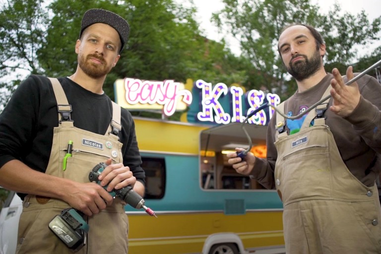 Easy Kisi - der DJ-Wohnwagen