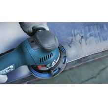 Rotationsschleifer beim Schleifen einer Metalloberfläche