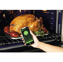 Braten im Ofen mit Bratenthermometer und Smartphone-App zur Temperaturüberwachung