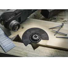 Bosch Sägeblatt für Multifunktionswerkzeug, Holznägel und Klammern auf Holzgrund