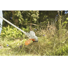 Rasentrimmer im Einsatz zum Schneiden von Gras