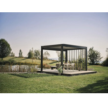Garten mit Terrasse, Pavillon und Teichanlage