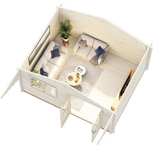Innenansicht eines Gartenhauses mit Sofas, Tisch und Dekoration