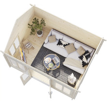 Innenansicht eines Gartenhauses mit Sofa, Tisch und Dekorationen