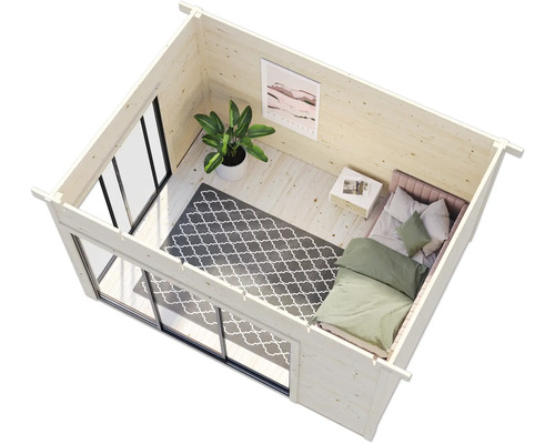 Innenansicht eines Holzgartenhauses mit Bett, Teppich und Zimmerpflanze