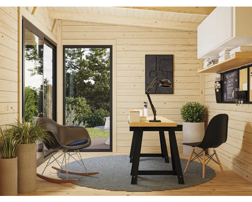 Holzgartenhaus Innenraum mit Schreibtisch und Büromöbeln