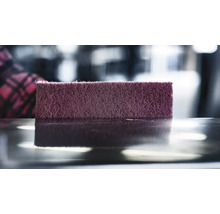 Schleifvlies für Reinigungsarbeiten auf Oberflächen