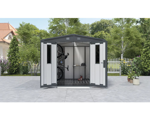 Metall Gerätehaus mit geöffneten Türen zur Aufbewahrung von Gartengeräten und Fahrrädern