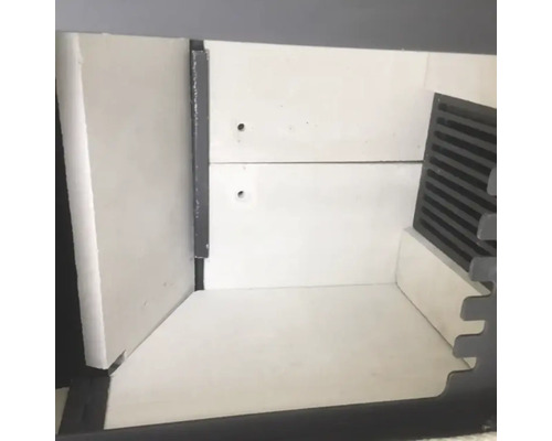 Brennraum eines Ofens mit Auskleidung