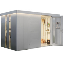 Gartenschrank mit offener Tür, Regalen und Gartengeräten