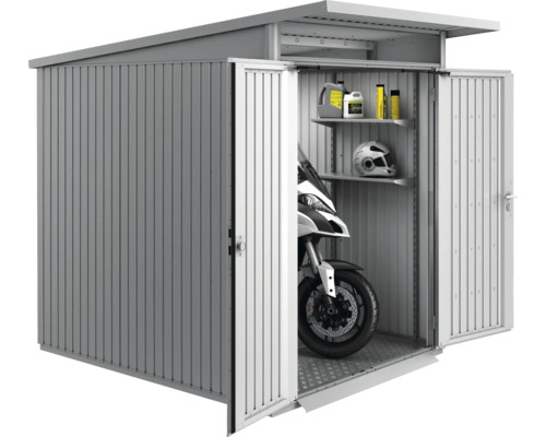 Metall Gerätehaus mit geöffneten Türen, Motorrad, Regalen und Zubehör