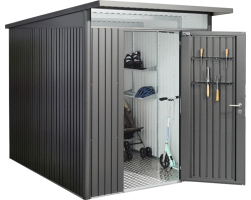 Gartenhaus aus Metall mit geöffneter Tür und Innenraumansicht, inklusive Regalen und Gartengeräten