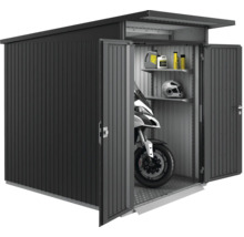 Motorradgarage aus Metall mit geöffneten Türen, inklusive Motorrad, Helm und Regalen zur Aufbewahrung