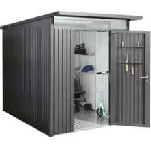 Metall Gerätehaus mit geöffneten Türen, Innenregalen und Gartengeräten