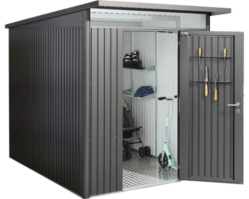 Metall Gerätehaus mit geöffneter Tür und Gartengeräten