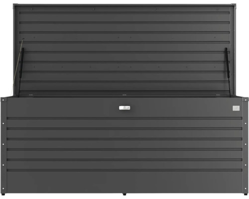 Geöffnete Gartenbox aus Metall zur Aufbewahrung von Gartengeräten und -möbeln