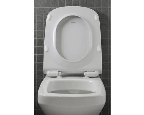 Weißes Hänge-WC mit offenem Toilettendeckel und Duravit Logo
