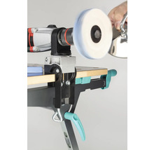 Poliermaschine mit Polieraufsatz auf einem Werktisch