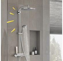 Duschsystem mit Kopf- und Handbrause im Badezimmer